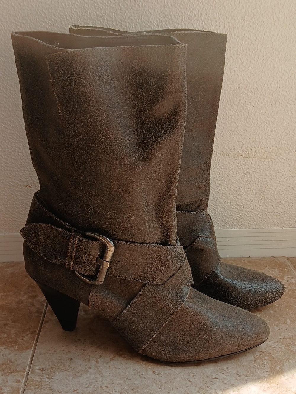 naughty monkey Crackled Leather Upper Mid-Calf Heeled Boots